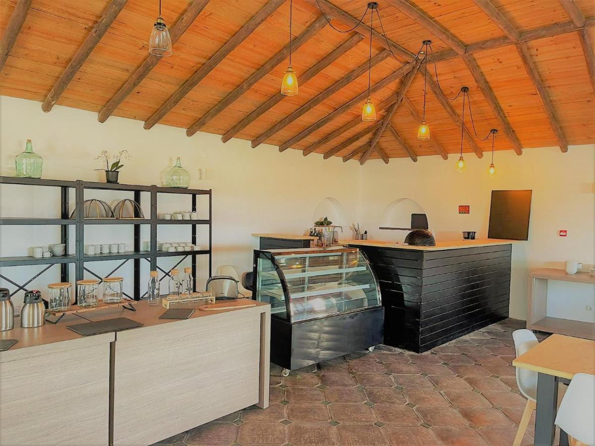 Lodge Monte Do Sobral Alcacovas Exterior photo